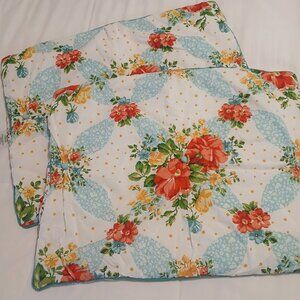 The Pioneer Woman Vintage Floral Quilt and Sham Set – Standard Size